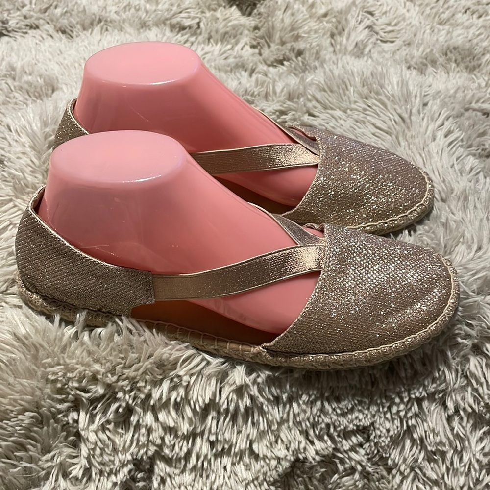 NEW Reaction Kenneth Cole Flats. Size 10